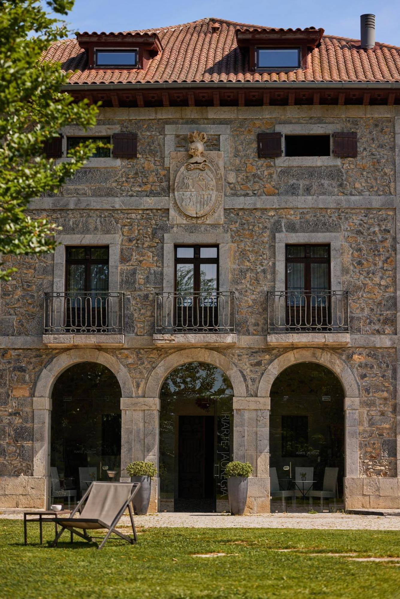 Iriarte Jauregia Hotel Bidegoian ภายนอก รูปภาพ
